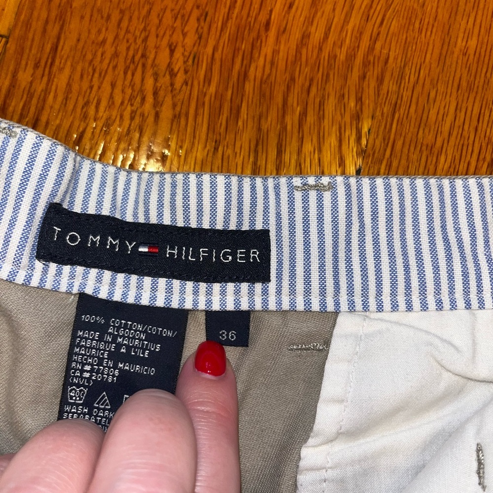 Tommy Hilfiger Khaki Mens shorts size 36 - Picture 2 of 5